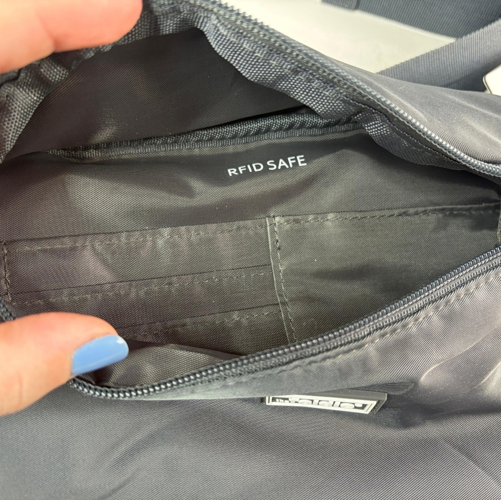 Foldie Gray Unisex Crossbody Bag RFID Safe NWT - Picture 3 of 5